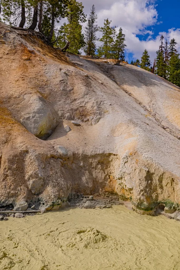 Gurgling mudpot at the Sulphur Works (Lassen NP).