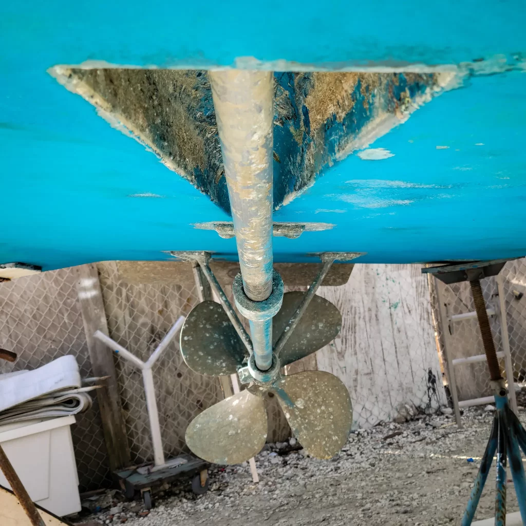 A stern-facing shot of the starboard propeller on a Carver Santego motor yacht.